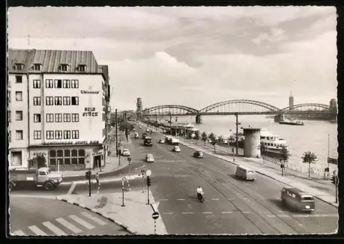 AK Köln /Rh., Rheinufer mit Hotel am Pegel, Brücke
