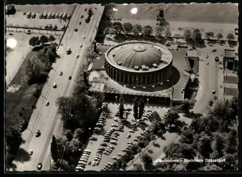 AK Düsseldorf, Rheinhalle mit Auffahrt zur Oberkasseler Brücke, Luftaufnahme