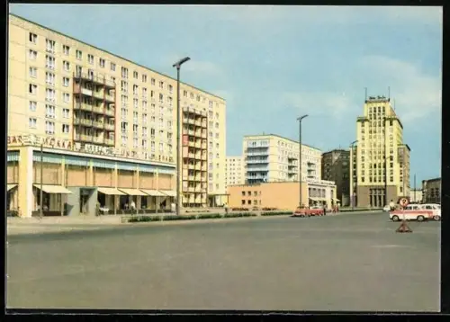 AK Berlin, Karl-Marx-Allee mit Hochhaus