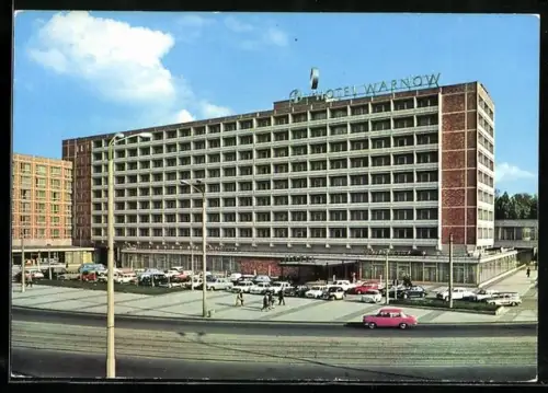 AK Rostock, Interhotel Warnow, Aussenansicht