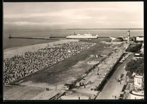 AK Rostock-Warnemünde, Blick vom 19. Stock des Hotels Neptun