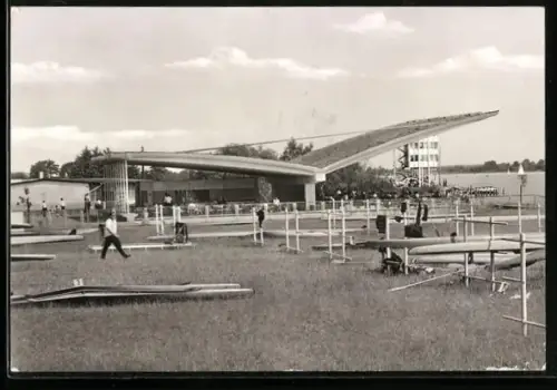 AK Brandenburg /Havel, Blick vom Sattelplatz auf Freiluftgaststätte und Zielrichtturm am Beetzsee