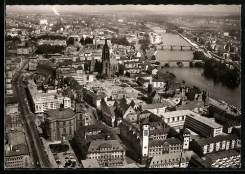 AK Frankfurt a. M., Blick auf den Dom und die Paulskirche mit Mainbrücken aus der Vogelschau