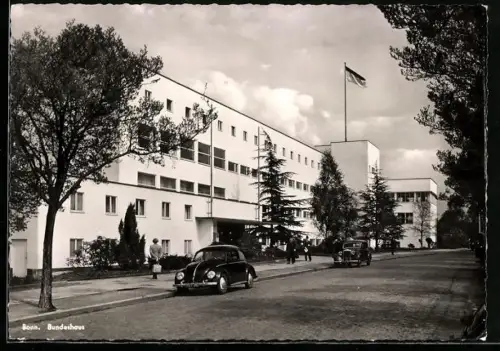 AK Bonn, Strassenpartie mit Bundeshaus