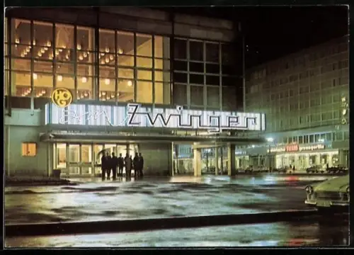 AK Dresden, HO-Gaststätte Am Zwinger bei Nacht