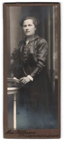 Fotografie Max Hoffmann, Pulsnitz, Bischofswerdaerstrasse, Porträt einer Dame