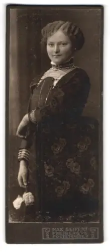 Fotografie Max Seifert, Freiberg, Poststrasse 11, Porträt einer jungen Dame