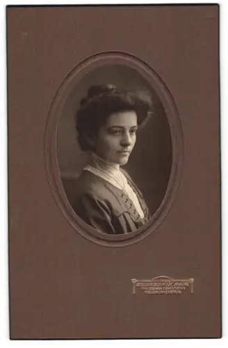 Fotografie Atelier Schmidt, Mainz, Neubrunnenstrasse, Porträt einer jungen Frau