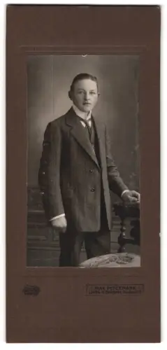 Fotografie Max Petermann, Leipzig, Dieskaustrasse 13, Jugendlicher im Anzug