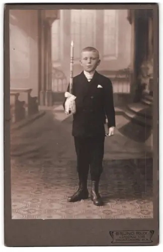 Fotografie Bruno Rux, Lindau i. B., Stöbaustrasse 4, Junge mit Kerze