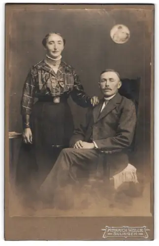 Fotografie Heinrich Wolle, Sulingen, Paar im Atelier