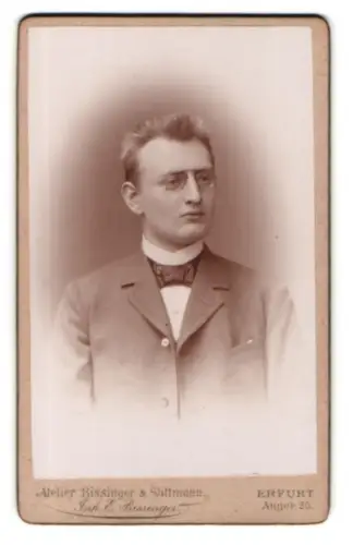 Fotografie Bissinger & Dittmann, Erfurt, Anger 25, Porträt eines jungen Mannes