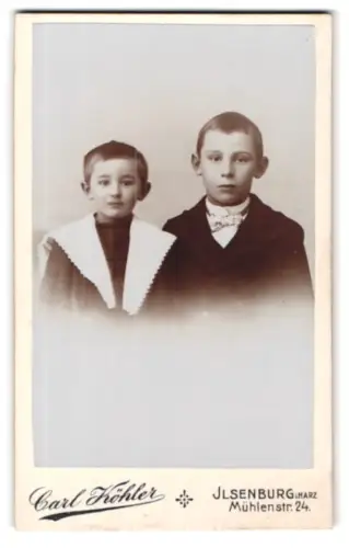 Fotografie Carl Köhler, Ilsenburg /Harz, Mühlenstr. 24, Zwei Kinder in feiner Kleidung