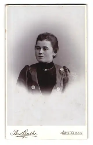 Fotografie Paul Guthe, Cotta-Dresden, Heinrichstrasse 2, Junge Frau im Porträt