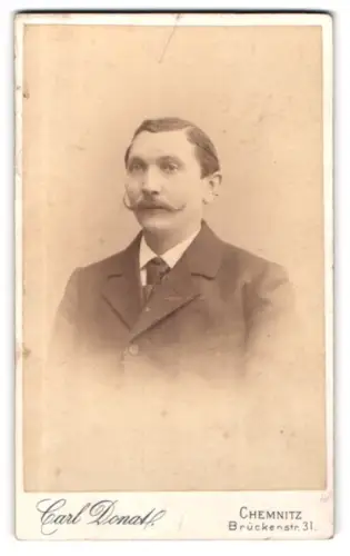 Fotografie Carl Donat, Chemnitz, Brückenstr. 31, Porträt eines eleganten Mannes