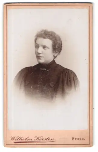Fotografie Wilhelm Kersten, Berlin, Krausen-Str. 35, Porträt einer Dame