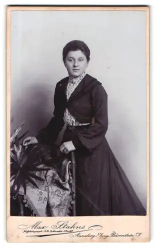 Fotografie Max Stahns, Annaberg i. Erzgeb., Buchholzerstrasse 19, Porträt einer Dame
