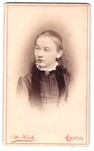 Fotografie Otto Hach, Leipzig, Reiterstrasse 19c, Portrait eines jungen Mädchens