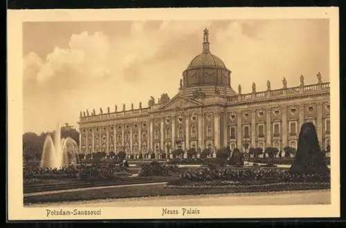 AK Potsdam-Sanssouci, Neues Palais mit Fontäne