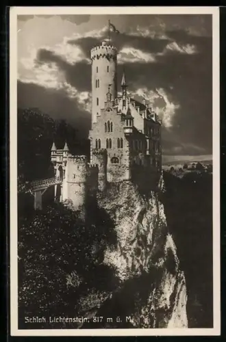 AK Schloss Lichtenstein bei dramatischem Licht