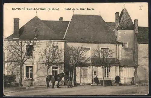AK Savigné-sur-Lathan /I.-et-L., Hôtel de la Cour Isorée