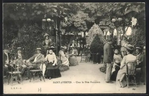 AK Saint-Avertin, Chez le Père Fouqueux, scène animée en terrasse sous les arbres