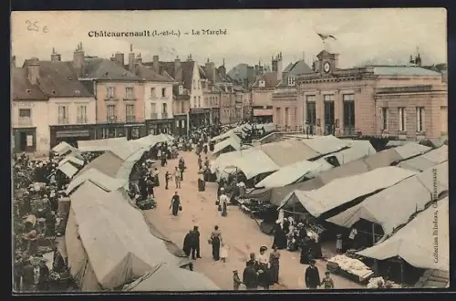 AK Châteaurenault /I.-et-L., Le Marché animé avec tentes et foule sur la place principale