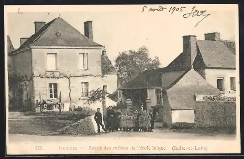 AK Artannes /Indre-et-Loire, Sortie des enfants de l`école laïque