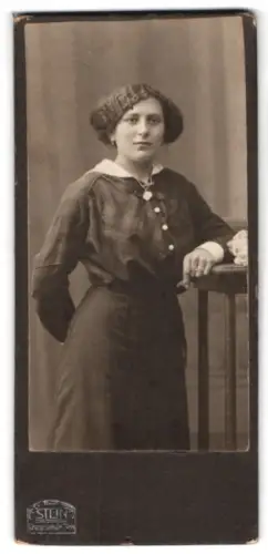 Fotografie Stein, Berlin, Chausseestrasse 70/71, Porträt einer Dame