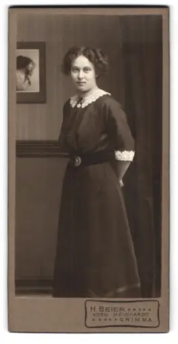 Fotografie H. Beier, Grimma, Langestr. 28, Porträt einer Dame