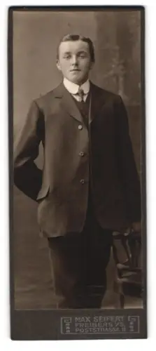 Fotografie Max Seifert, Freiberg, Poststrasse 11, Porträt eines jungen Mannes
