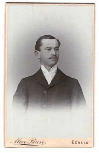 Fotografie Max Pause, Döbeln, Bahnhofstrasse, Porträt eines jungen Mannes
