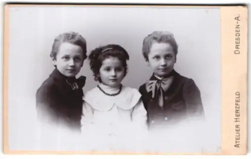 Fotografie Atelier Herzfeld, Dresden, Altmarkt, Porträt dreier Kinder
