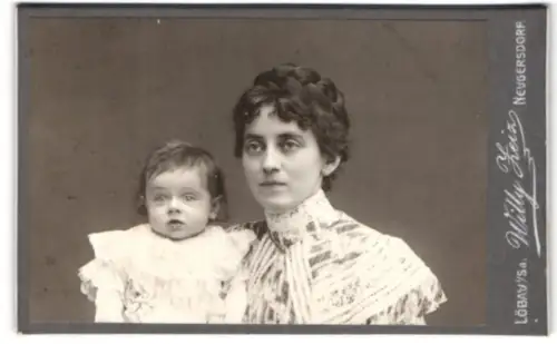 Fotografie Willy Zeiz, Neugersdorf, Mutter mit Kind