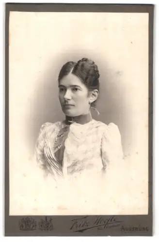 Fotografie Fritz Höfle, Augsburg, Porträt einer jungen Frau