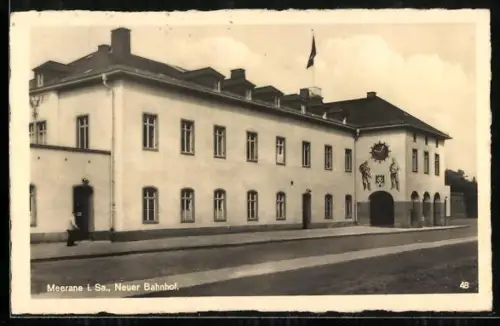 AK Meerane i. Sa., Neuer Bahnhof mit Strassenpartie
