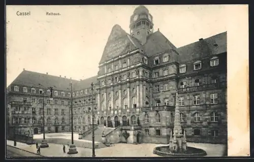 AK Cassel, Rathaus mit Denkmal