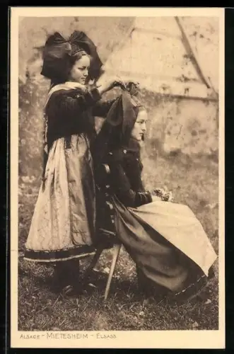 AK Mietesheim /Elsass, Zwei Mädchen in Trachten
