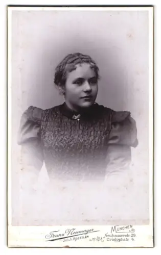 Fotografie Franz Neumayer, München, Neuhauserstr. 29, Porträt einer jungen Frau