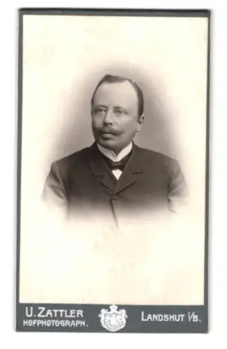 Fotografie U. Zattler, Landshut, Zwischen den Brücken 684, Porträt eines Mannes