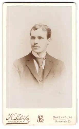 Fotografie K. Schäfer, Ravensburg, Gartenstrasse 23, Porträt eines jungen Mannes