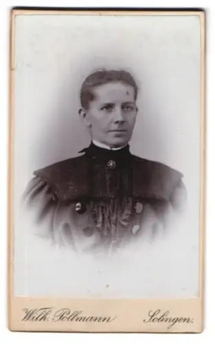 Fotografie Wilh. Pollmann, Solingen, Weyersberger-Str. 2, Porträt einer Frau