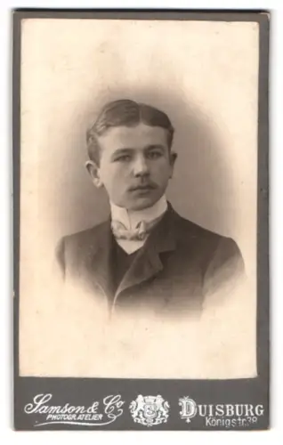 Fotografie Samson & Co, Duisburg, Königstrasse 38, Porträt eines jungen Mannes