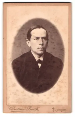 Fotografie Christian Barth, Tübingen, Gartenstrasse 7, Porträt eines jungen Mannes