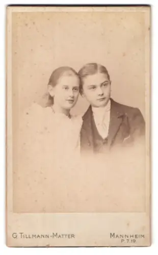 Fotografie G. Tillmann-Matter, Mannheim, Heidelbergerstrasse, Porträt zweier Geschwister