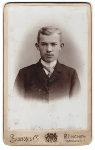 Fotografie Samson & Co., München, Neuhauserstr. 7, Porträt eines jungen Mannes
