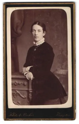 Fotografie Klotz & Bscher, Kempten, Porträt einer Dame