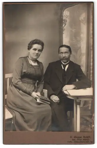 Fotografie O. Hoppe Nchfl., Celle, Altencellertorstr. 7a, Porträt eines Paares