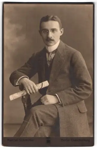 Fotografie Marcel Schmitter, Berlin-Charlottenburg, Berliner Strasse 130, Porträt eines eleganten Herrn