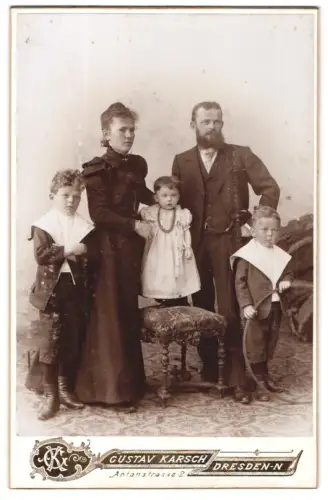 Fotografie Gustav Karsch, Dresden, Antonstrasse 2, Porträt einer Familie